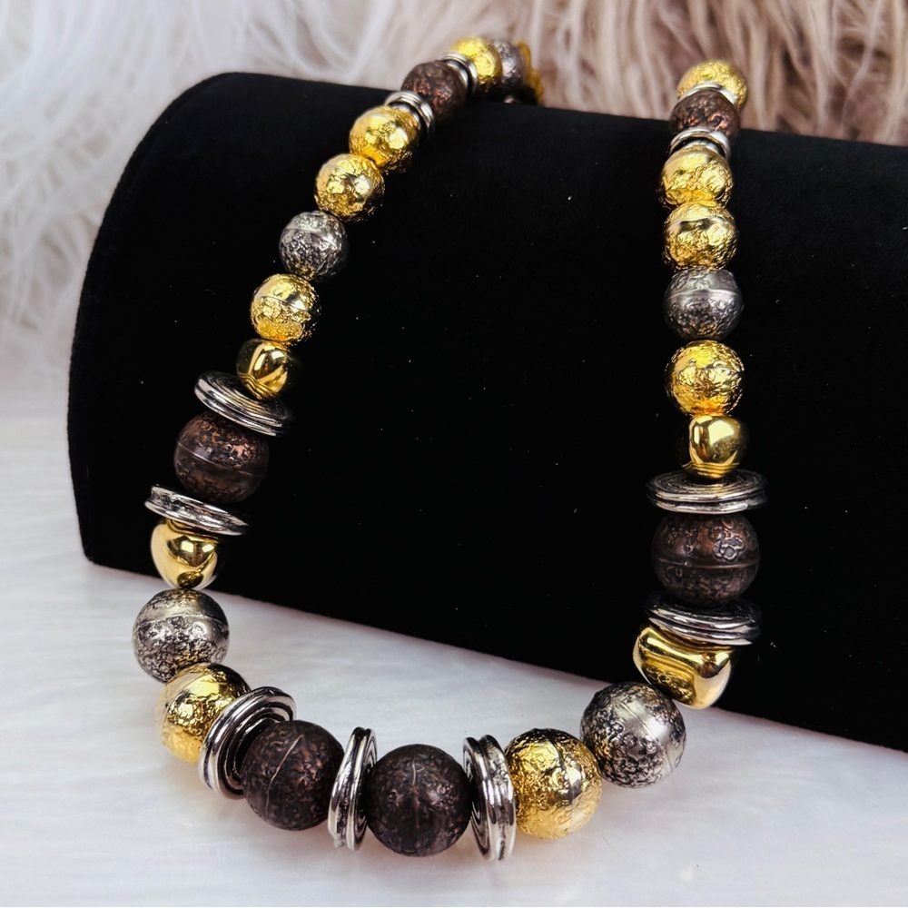 Mixed Metal Hammered Modern goldtone black Beaded Necklace.